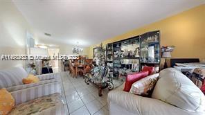 LARO GALLOWAY VILLAS COND - Residential