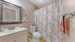 LARO GALLOWAY VILLAS COND - Residential