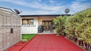 LARO GALLOWAY VILLAS COND - Residential