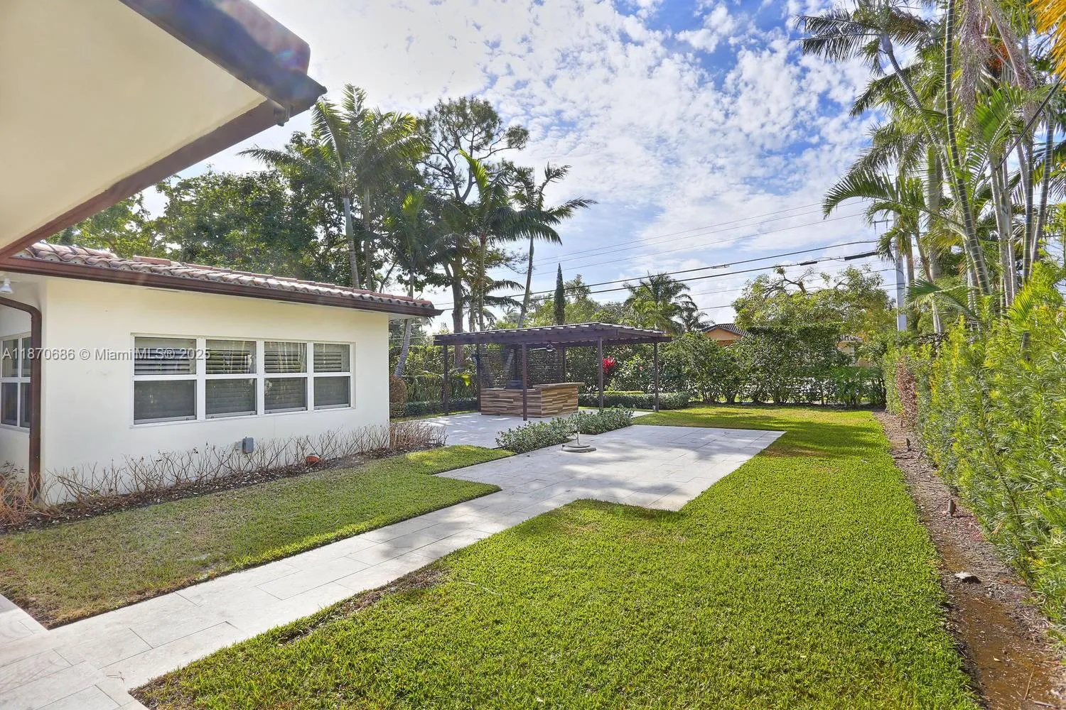 Coral Gables, Florida 33146, United States, 4 Bedrooms Bedrooms, ,3 BathroomsBathrooms,Residential,Active,201877