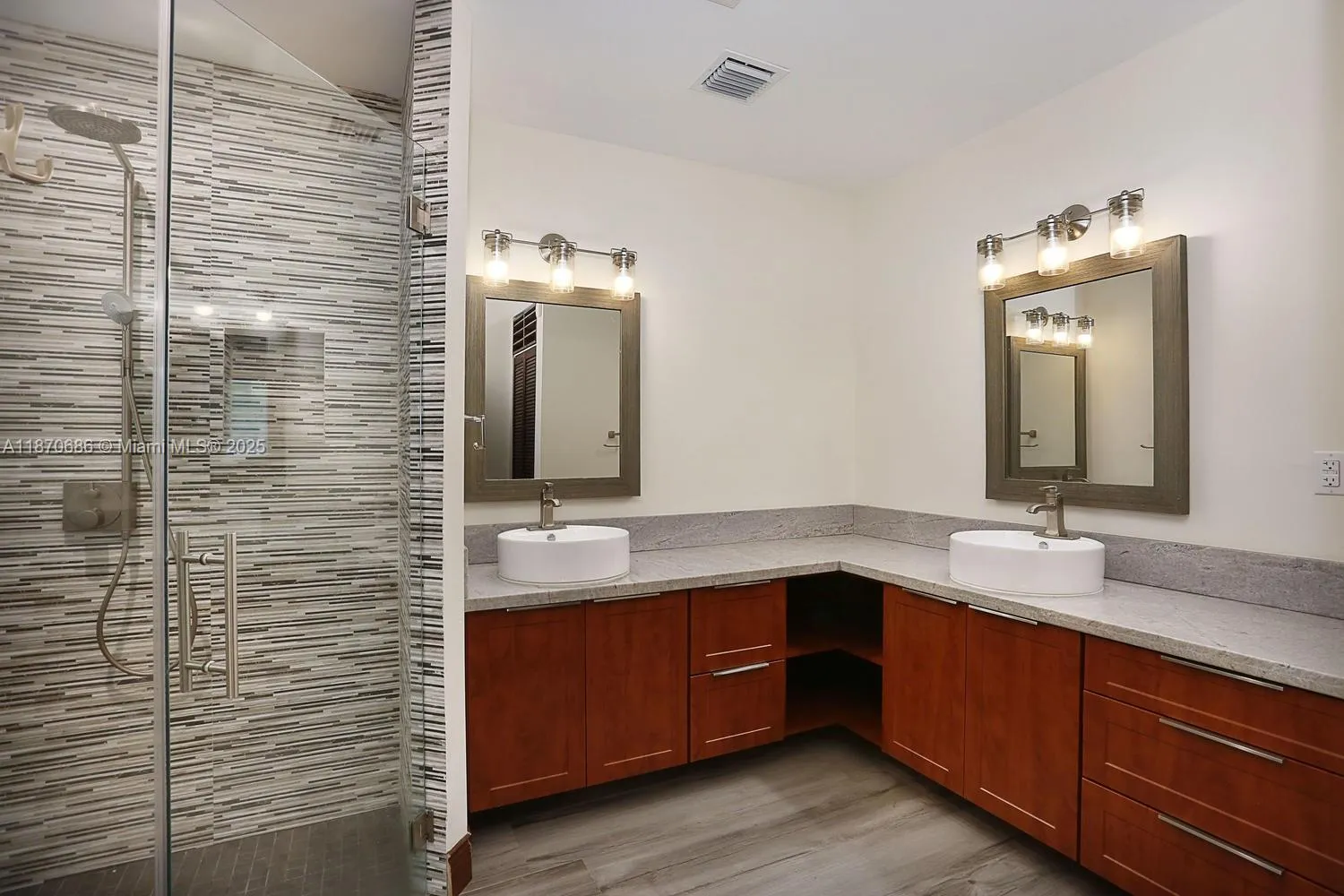 Coral Gables, Florida 33146, United States, 4 Bedrooms Bedrooms, ,3 BathroomsBathrooms,Residential,Active,201877