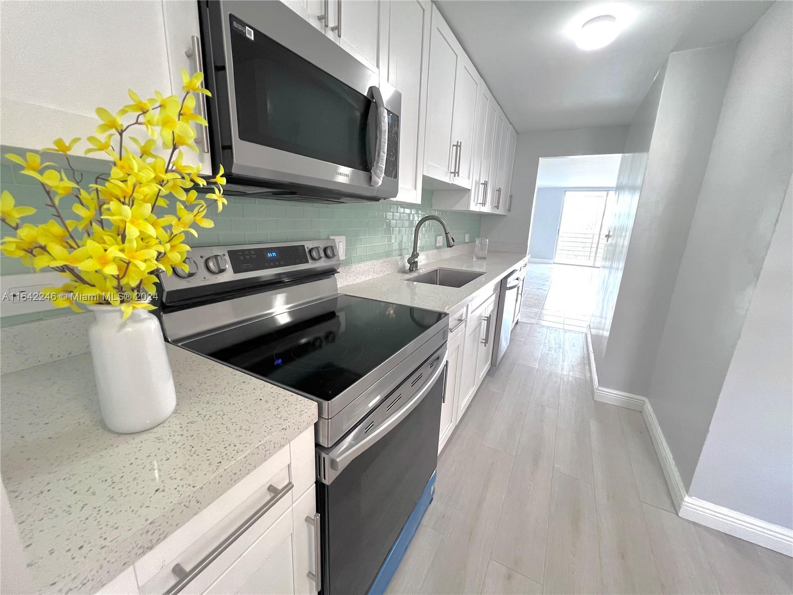 White House Condo - Residential