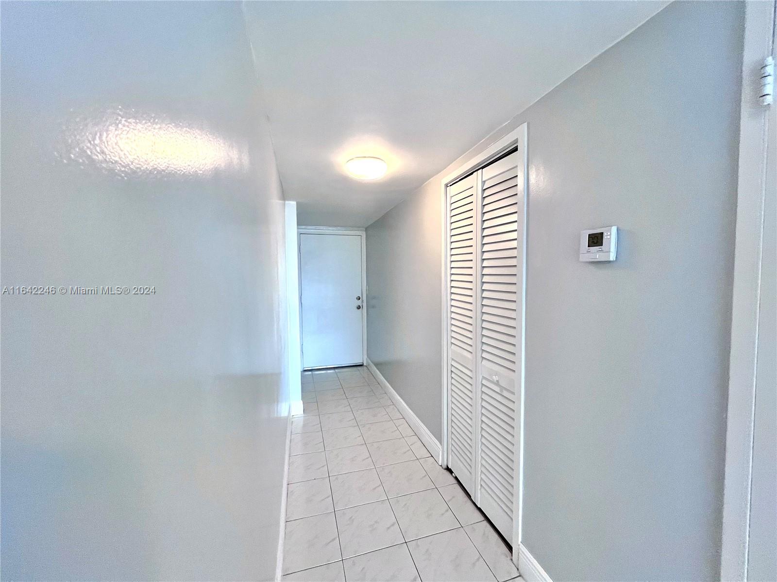 White House Condo - Residential