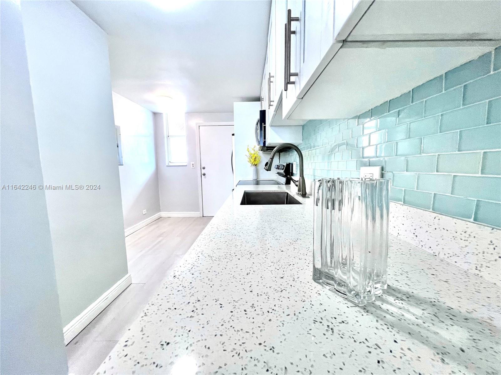 White House Condo - Residential
