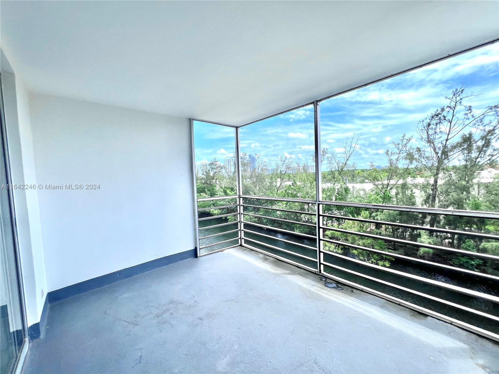 White House Condo - Residential