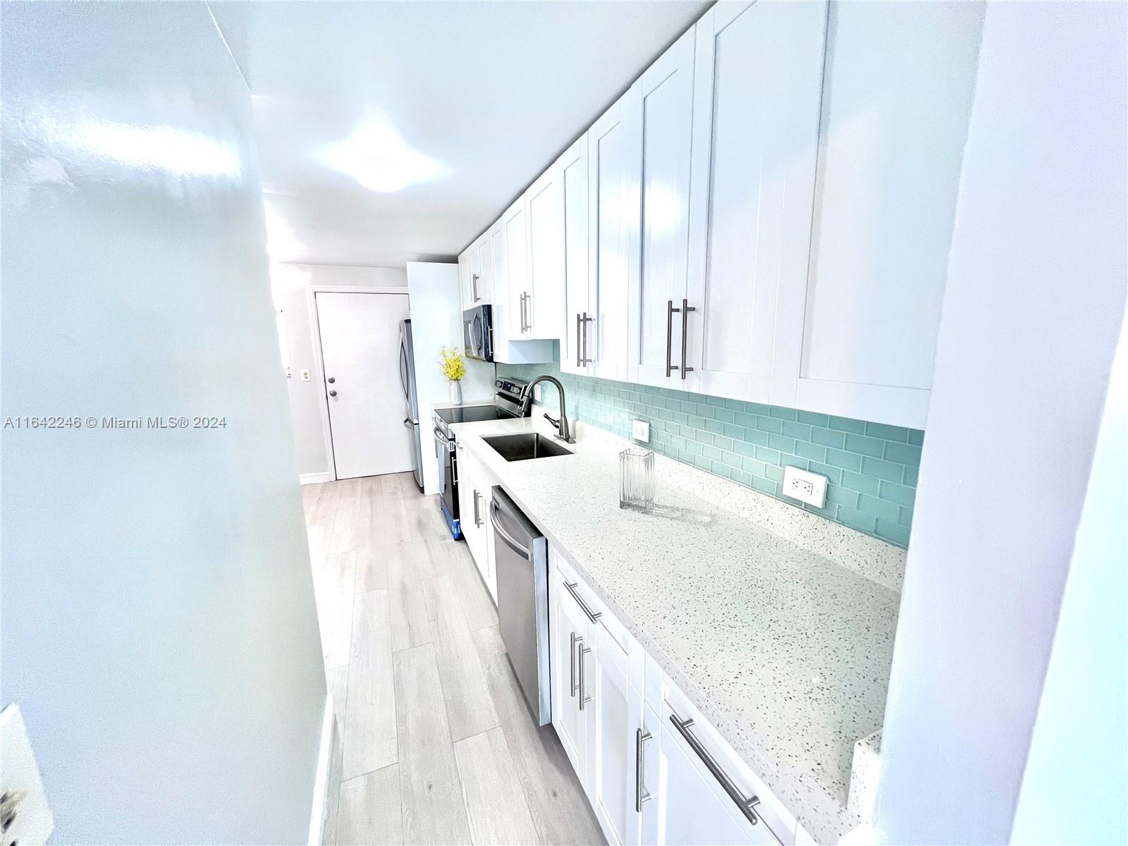White House Condo - Residential