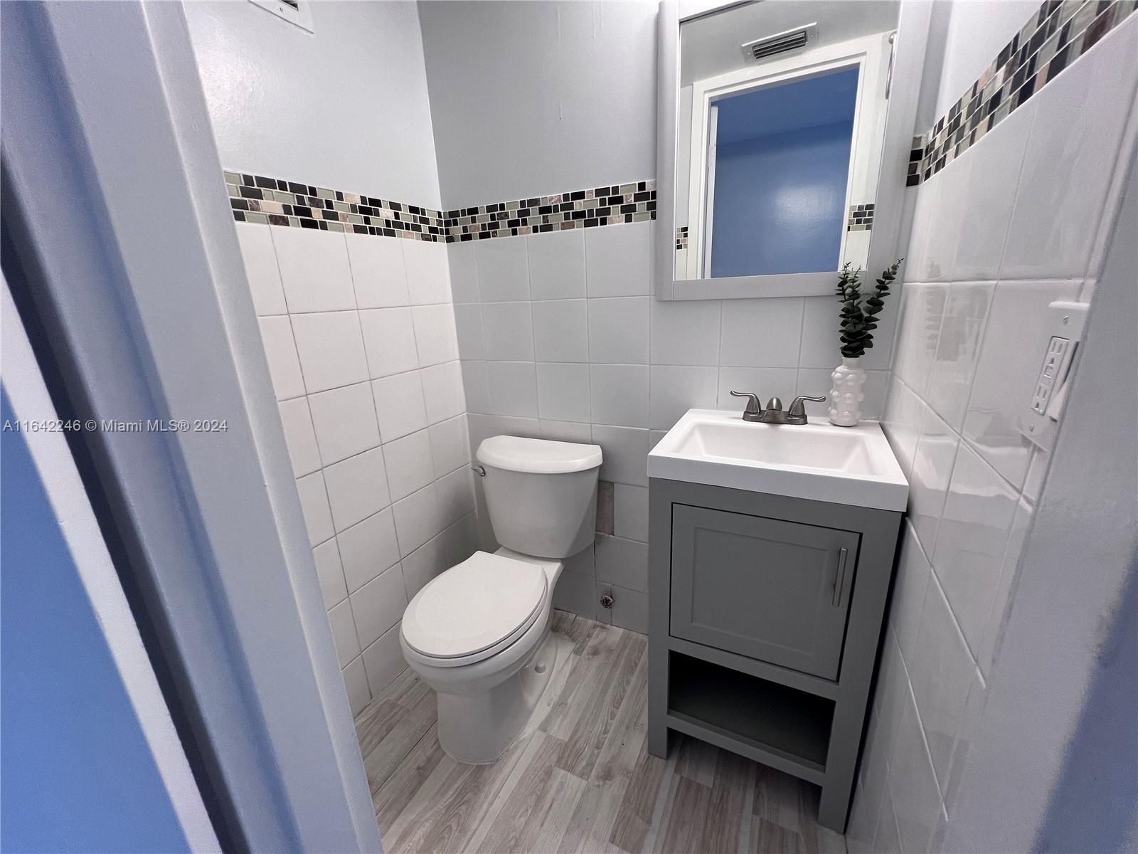 White House Condo - Residential