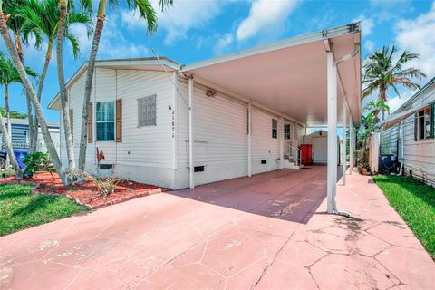21871 S Heritage Cir Pembroke Pines FL 33029