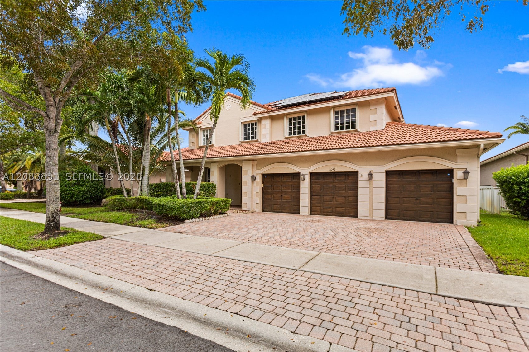 1642 Blue Jay Cir, Weston FL 33327