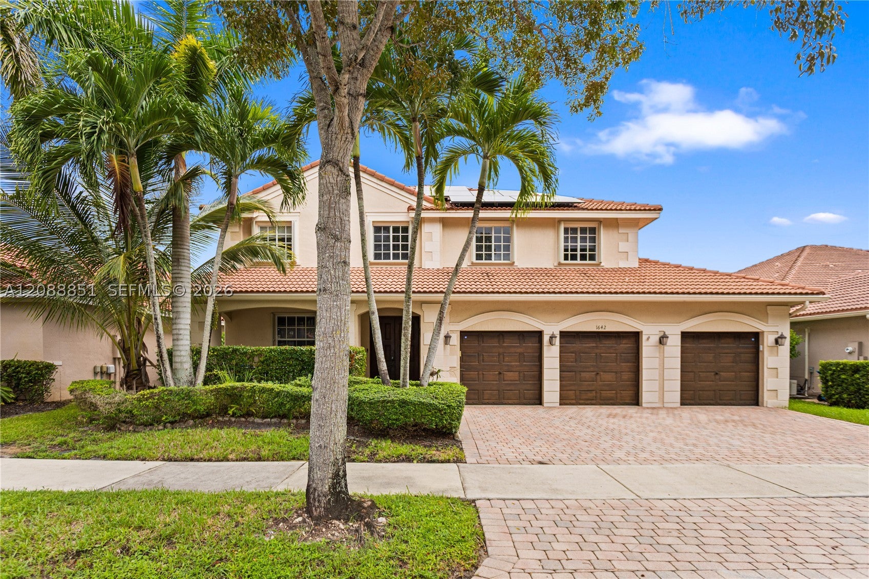 1642 Blue Jay Cir