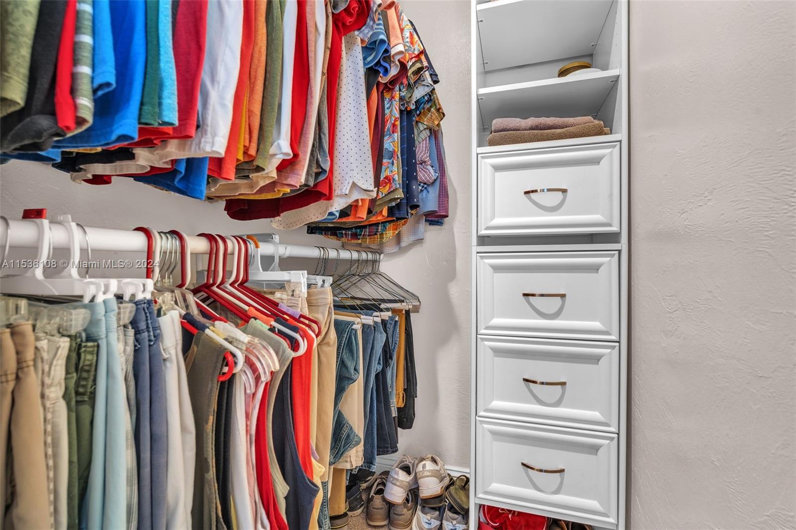 HILLBROOK - Residential