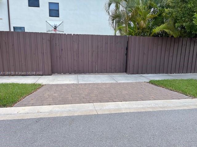 KINGMAN COMMONS - Residential