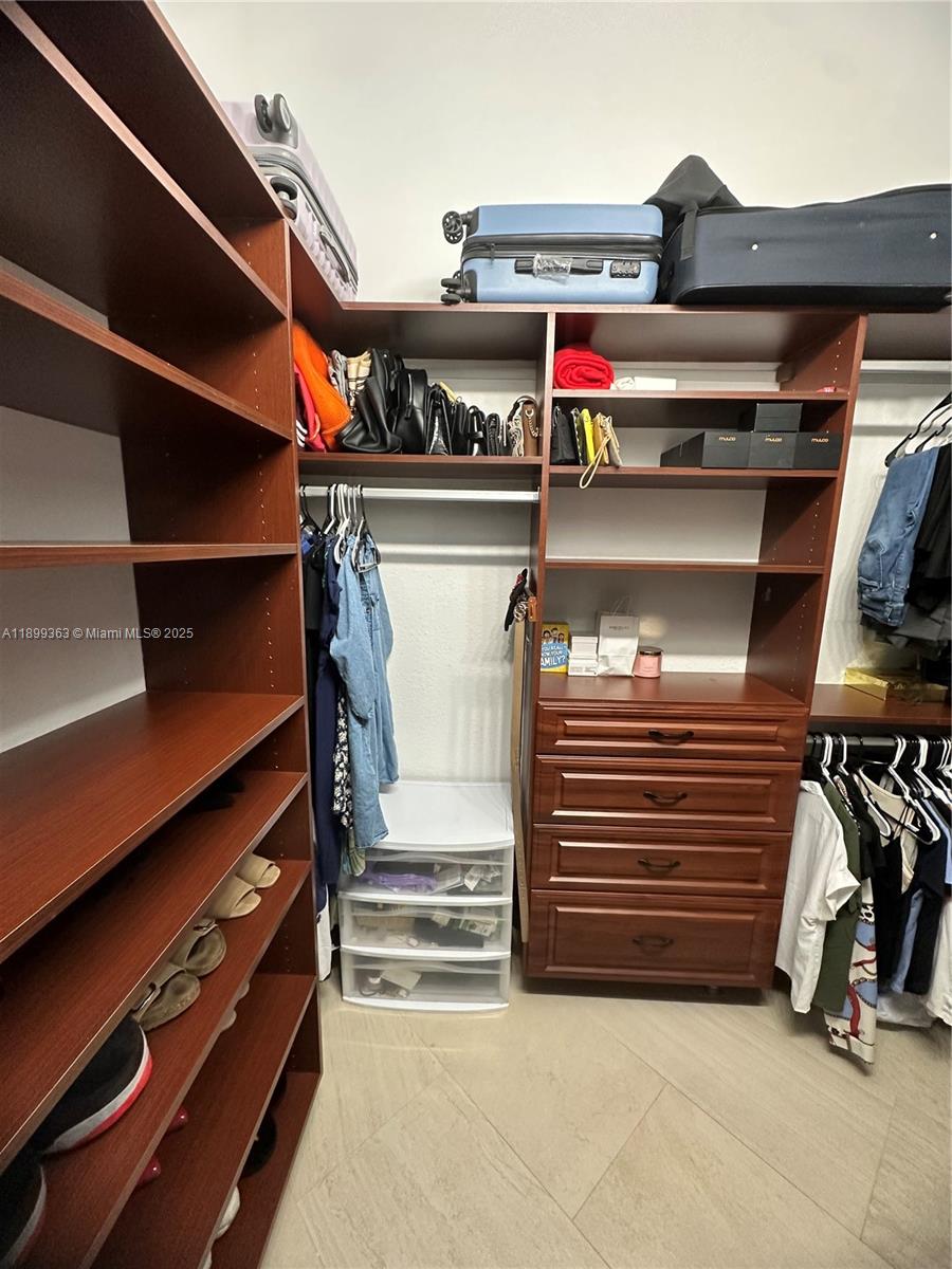 WATERFORD LANDING - Residential Lease