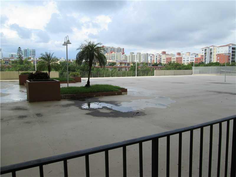 GREAT OPPORTUNITY TO PURCHASE A "LANAI" 2/2 SPLIT ACROSS FROM THE OCEAN...APARTMENT IS IN VERY NICE CONDITION.