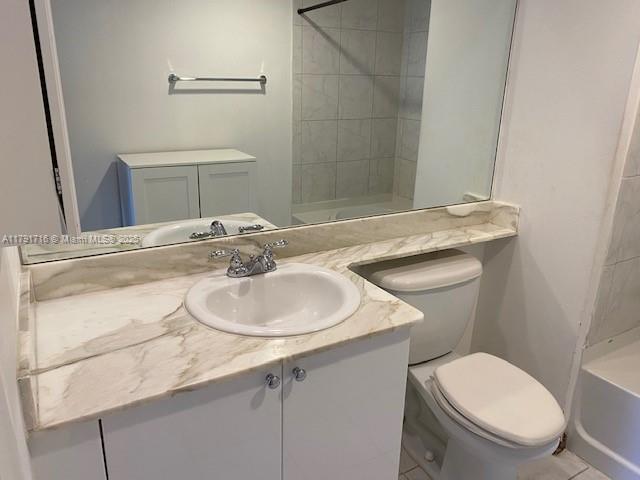 VENTURE AT AVENTURA WEST - Residential