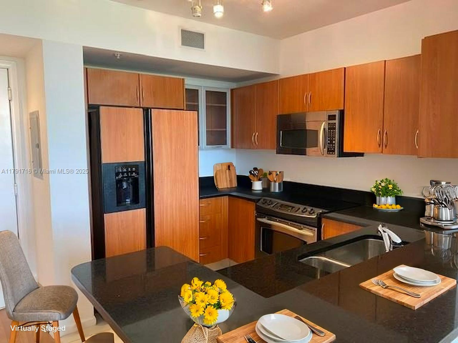 VENTURE AT AVENTURA WEST - Residential