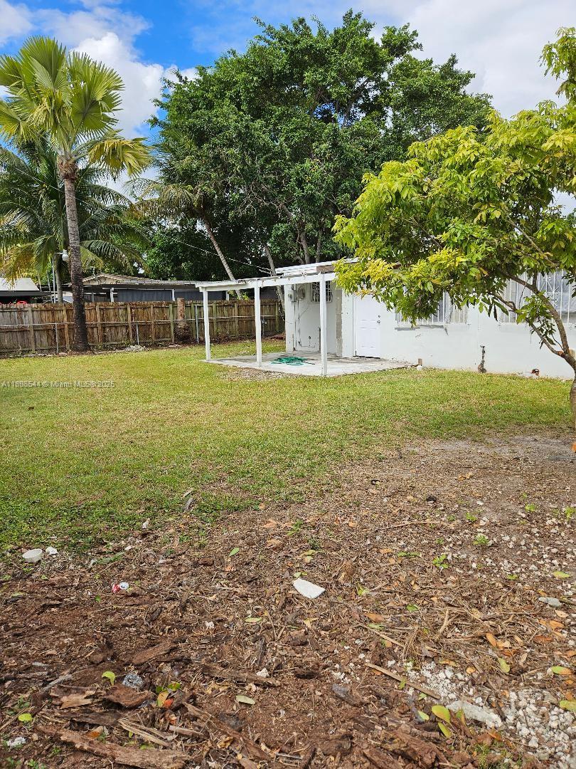 SO MIAMI HEIGHTS MANOR - Residential