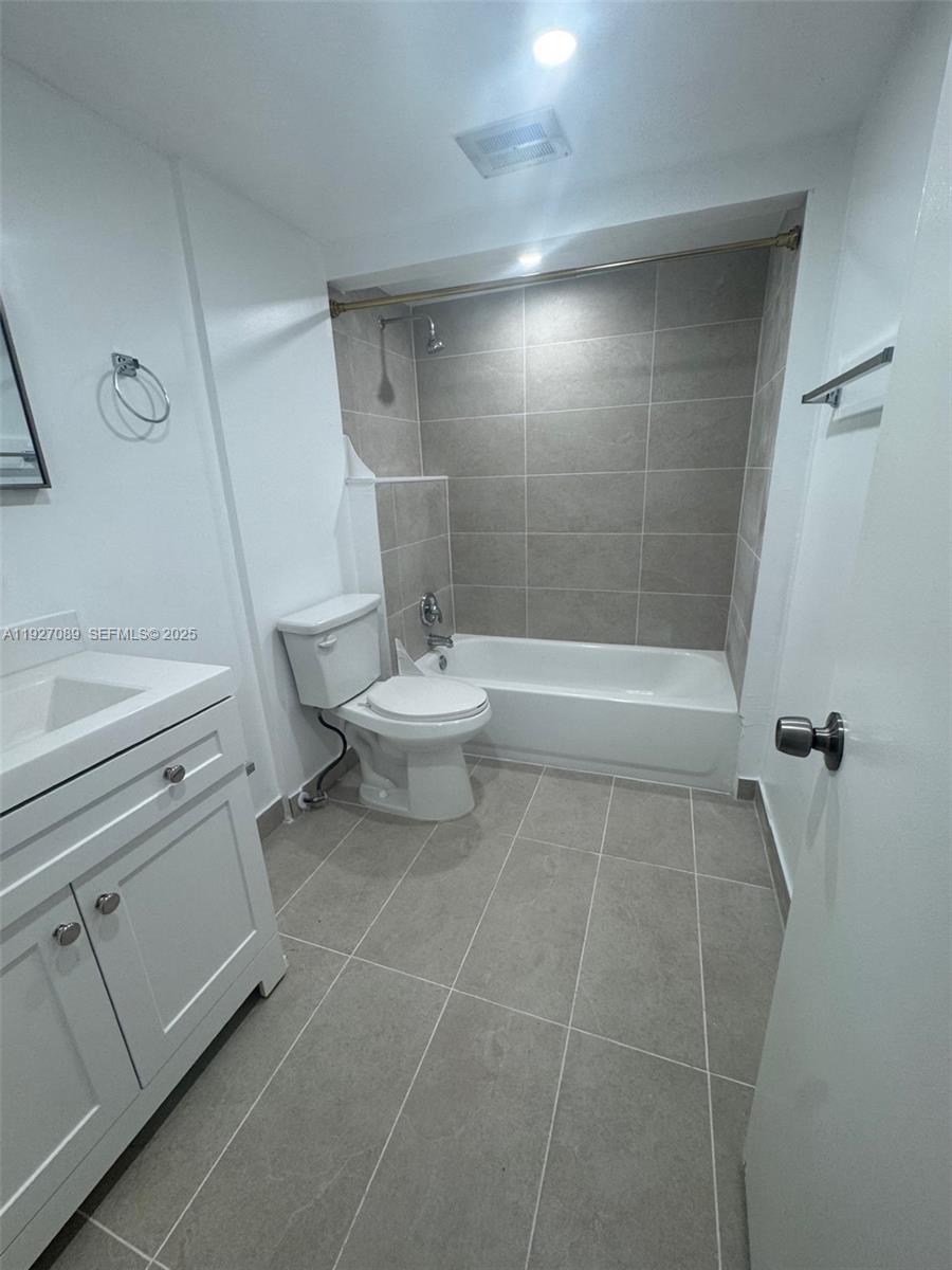 MIDDLE RIVER TOWER CONDO - Residential Lease