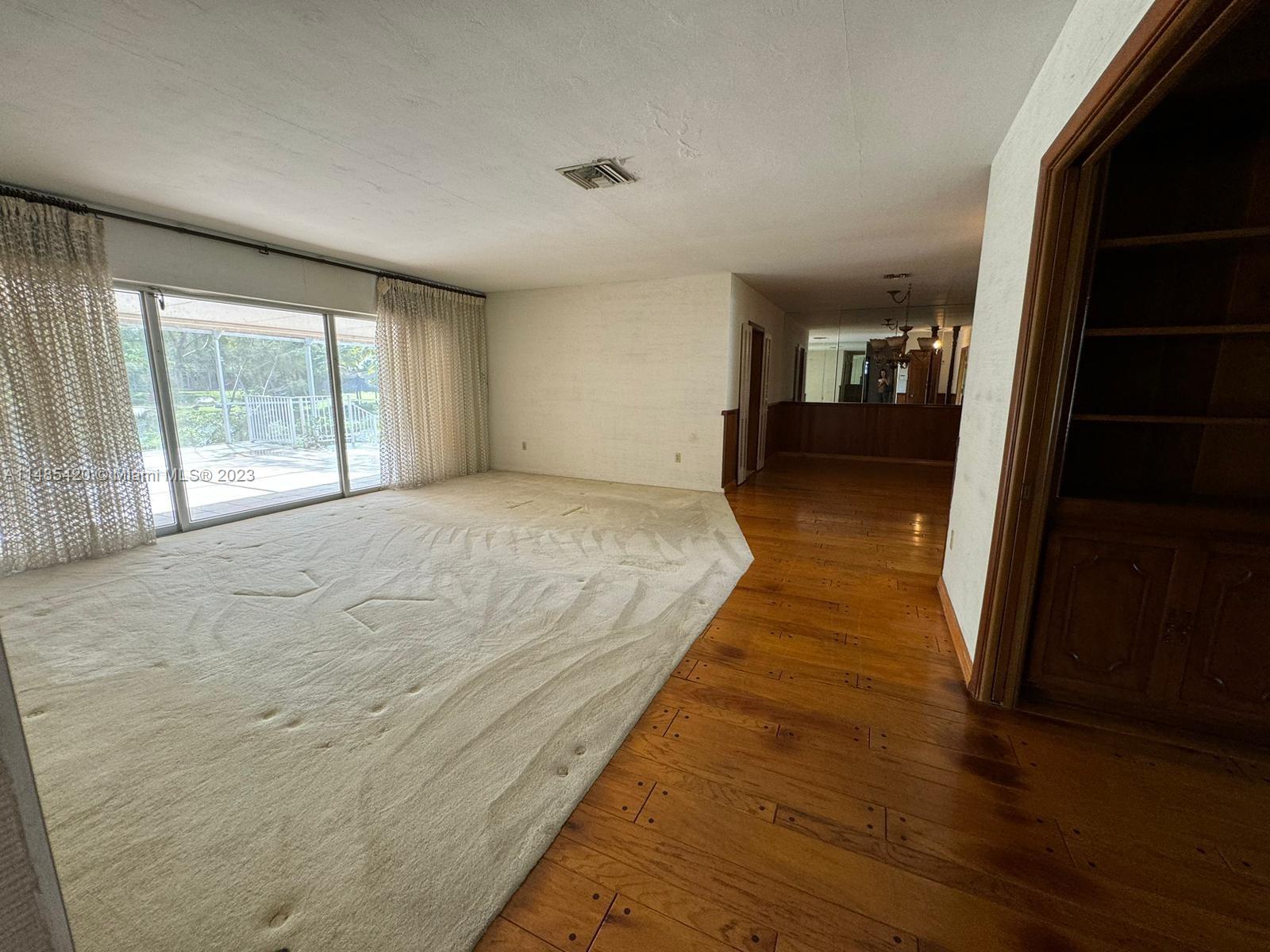 SKY LAKE - Residential Lease