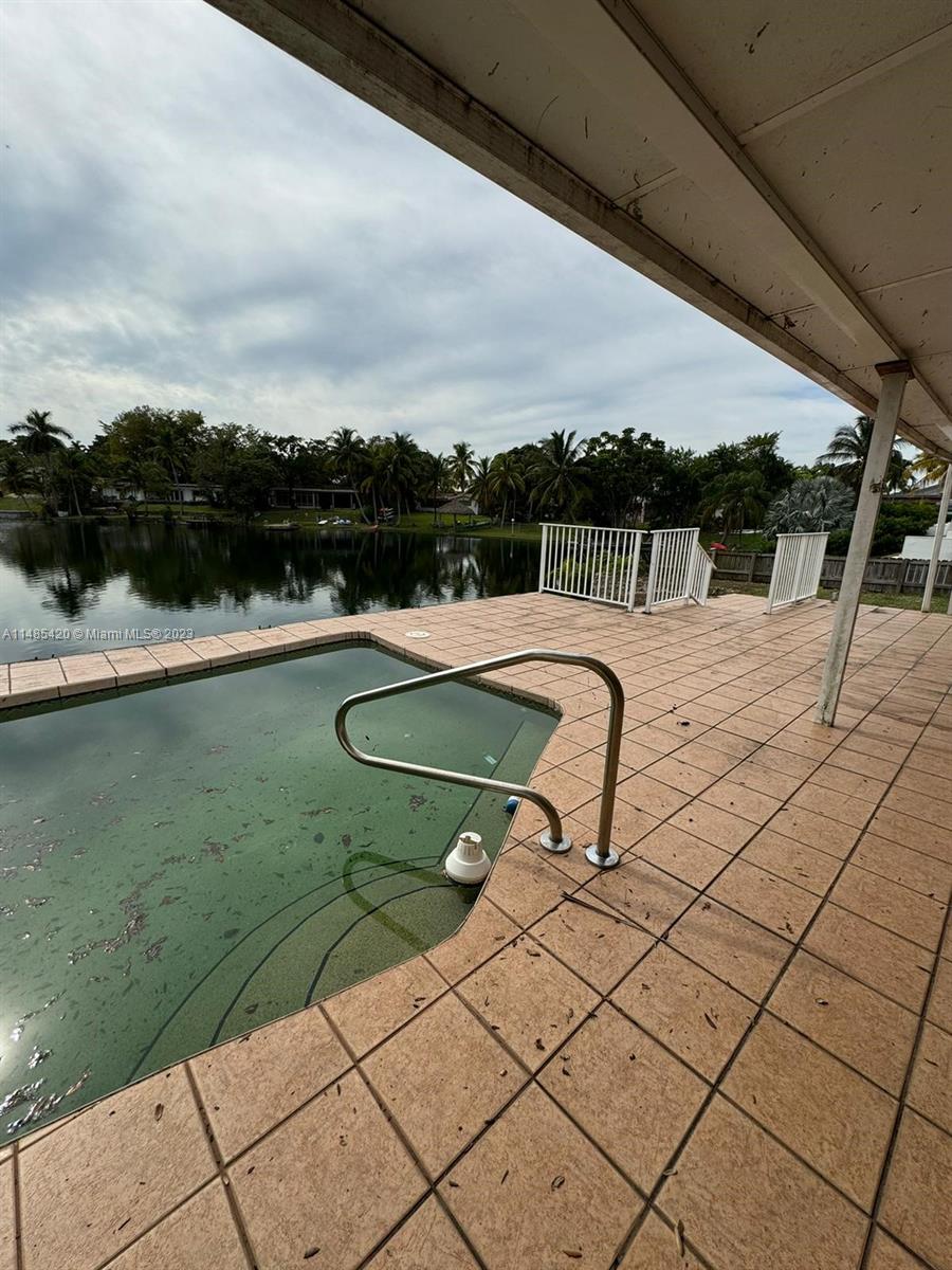 SKY LAKE - Residential Lease