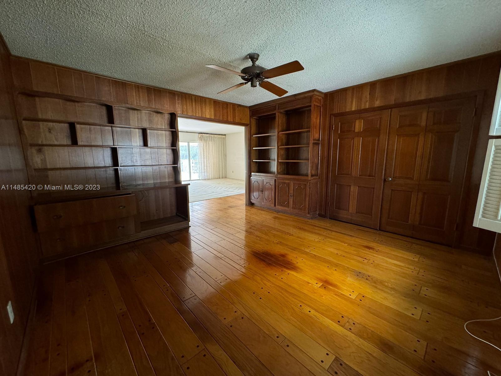 SKY LAKE - Residential Lease