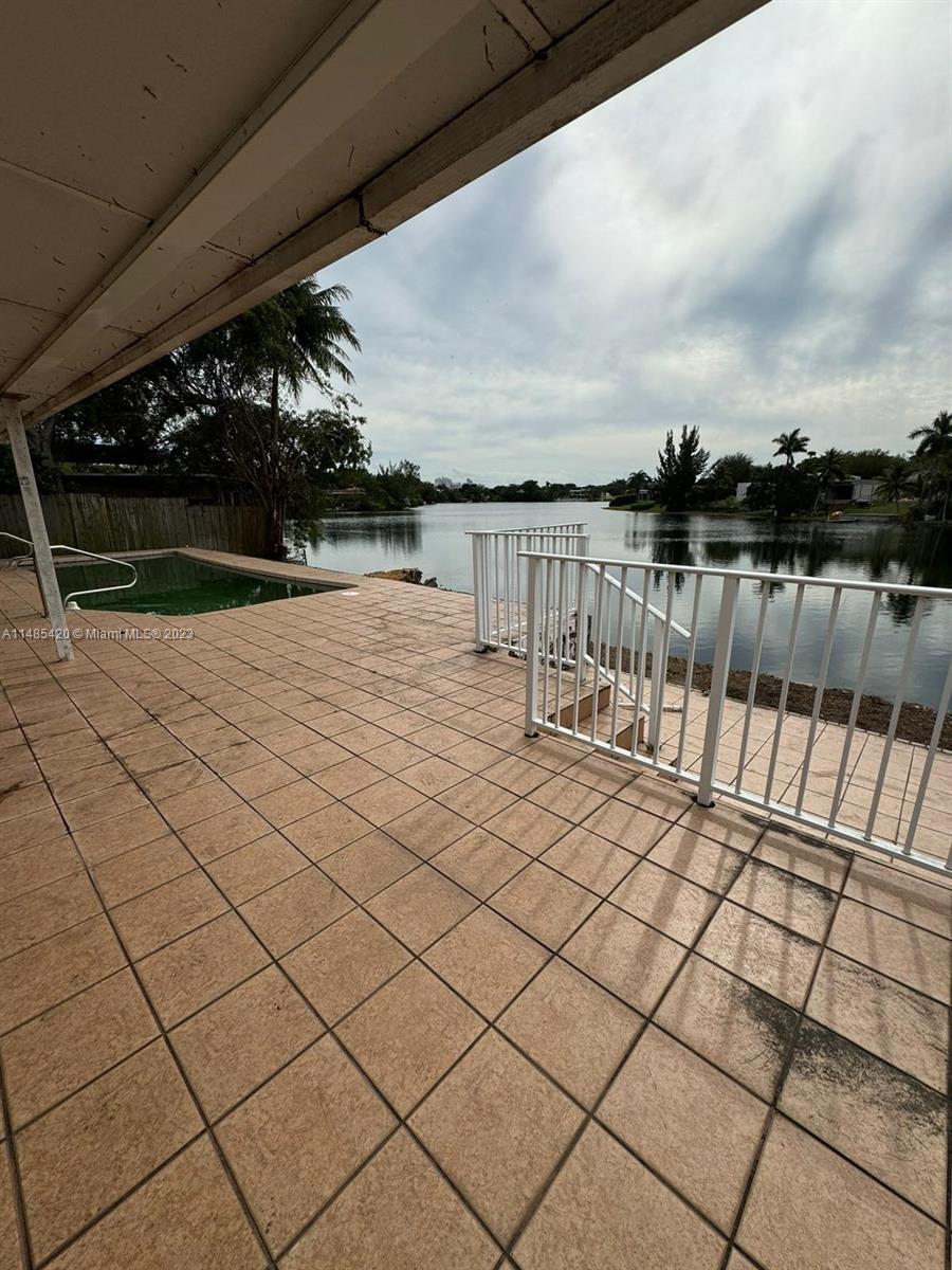 SKY LAKE - Residential Lease