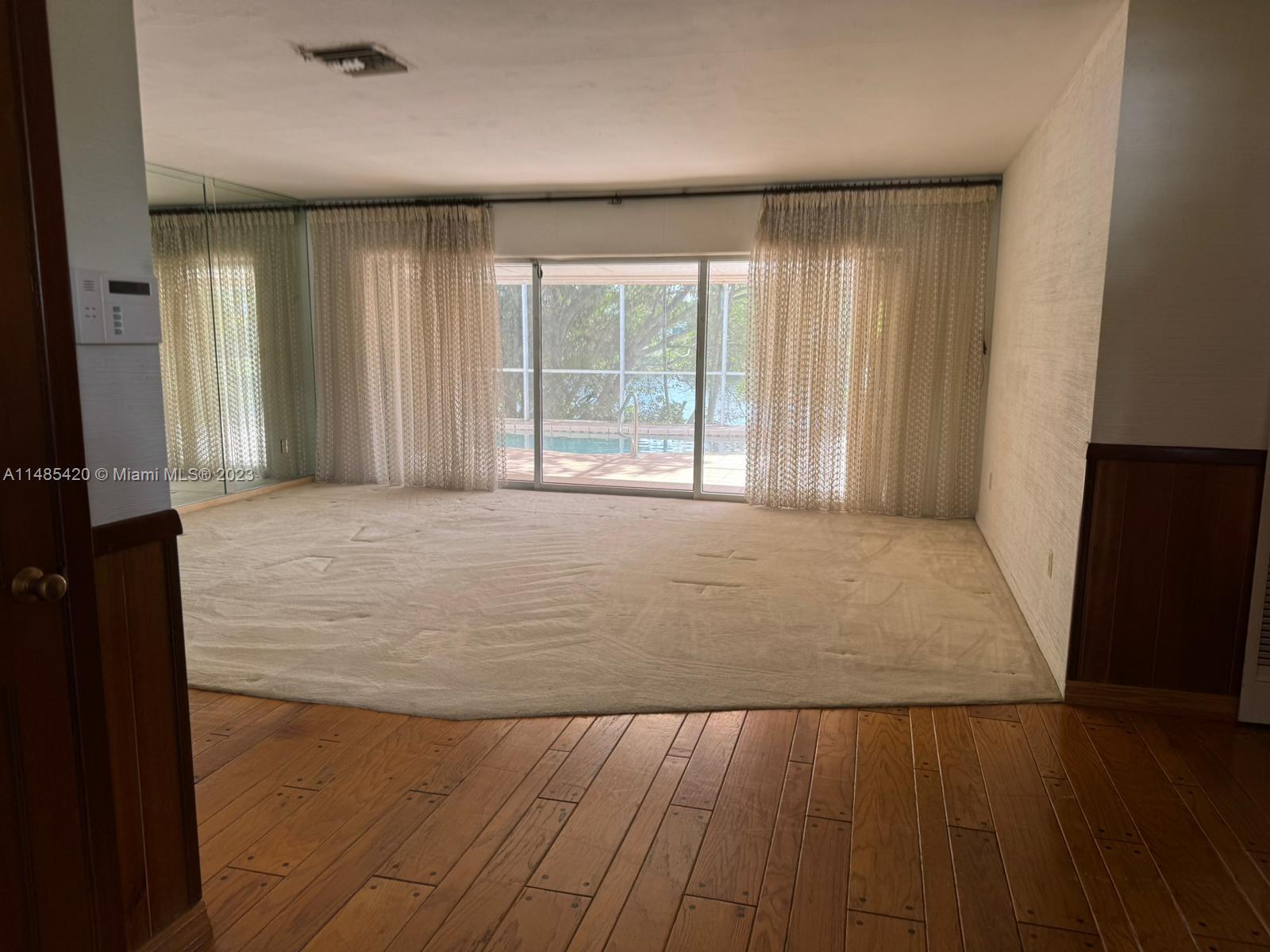 SKY LAKE - Residential Lease