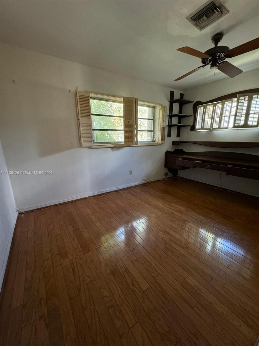 SKY LAKE - Residential Lease