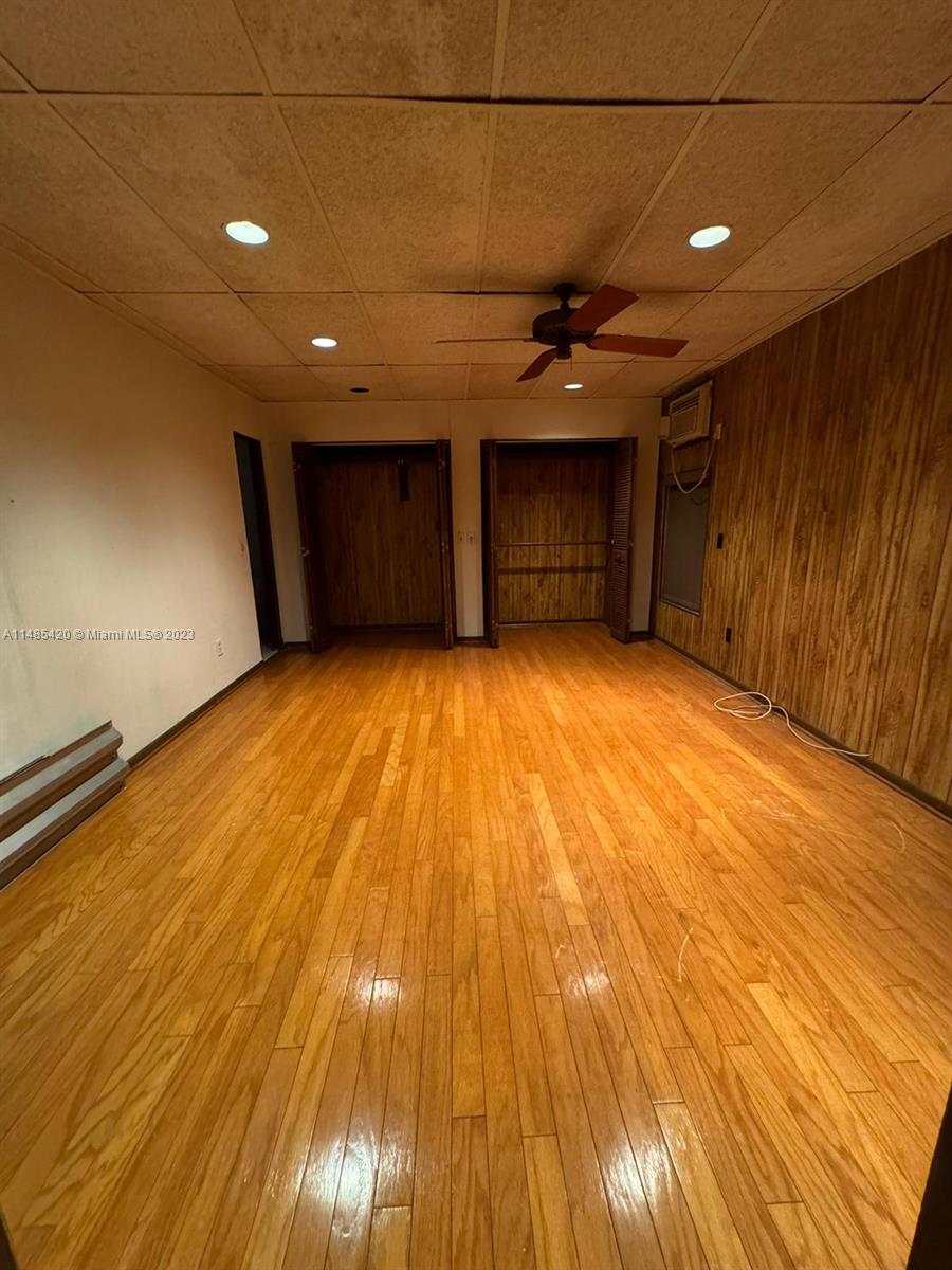 SKY LAKE - Residential Lease