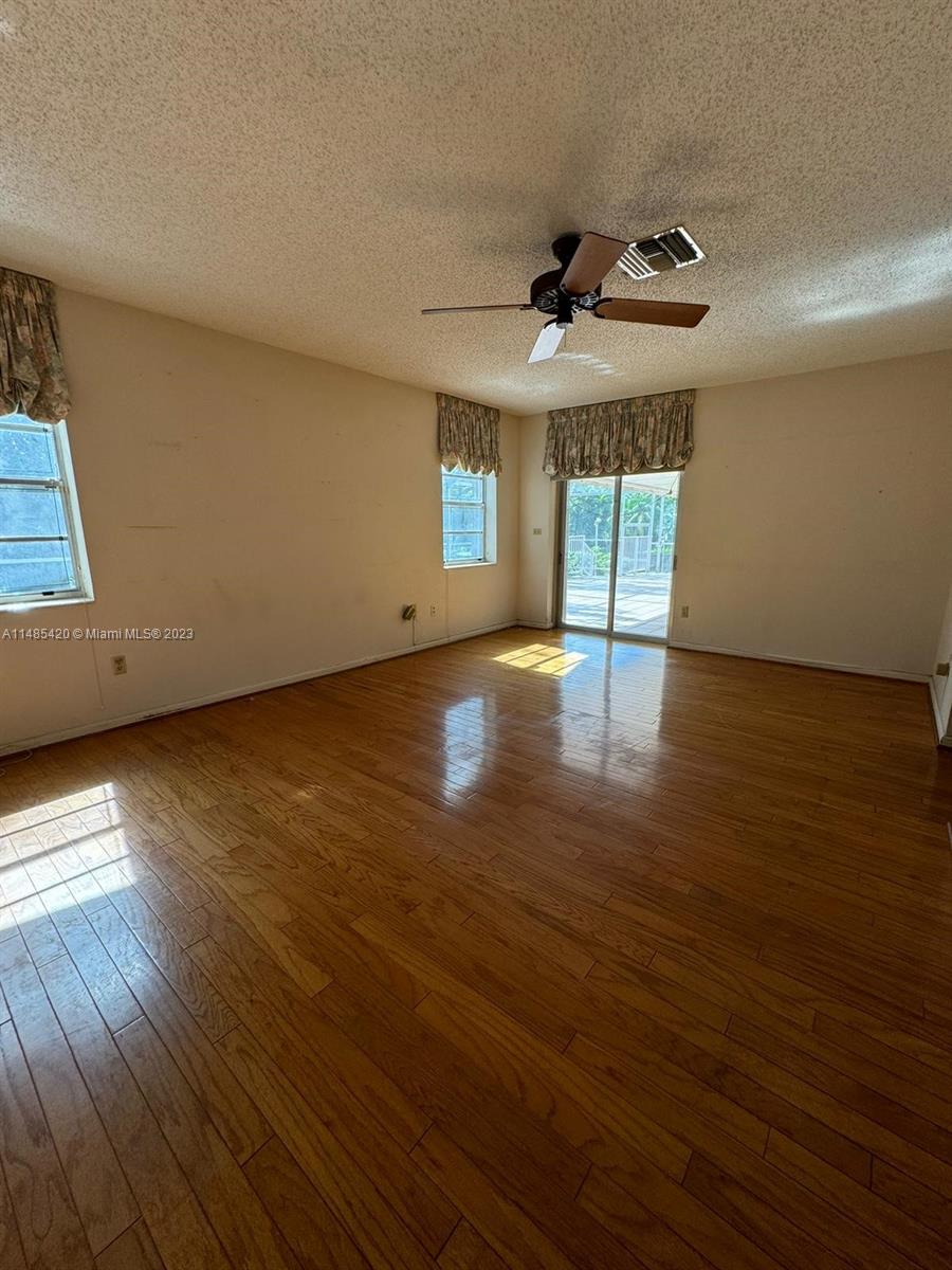 SKY LAKE - Residential Lease