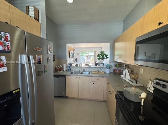 SPICEWOOD SUB - Residential Lease