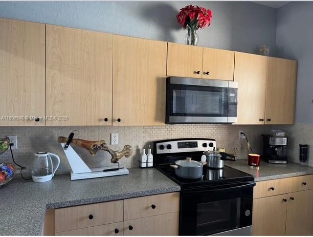 SPICEWOOD SUB - Residential Lease