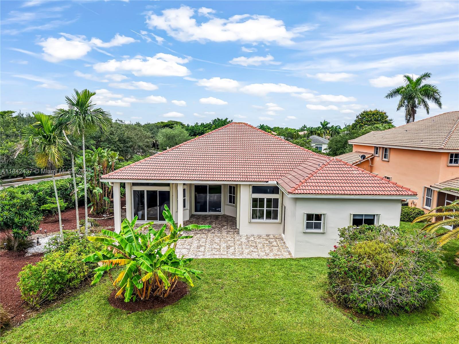 1590 Osprey Bnd, Weston, FL, 33327/$1,125,000 2 1590 Osprey Bnd