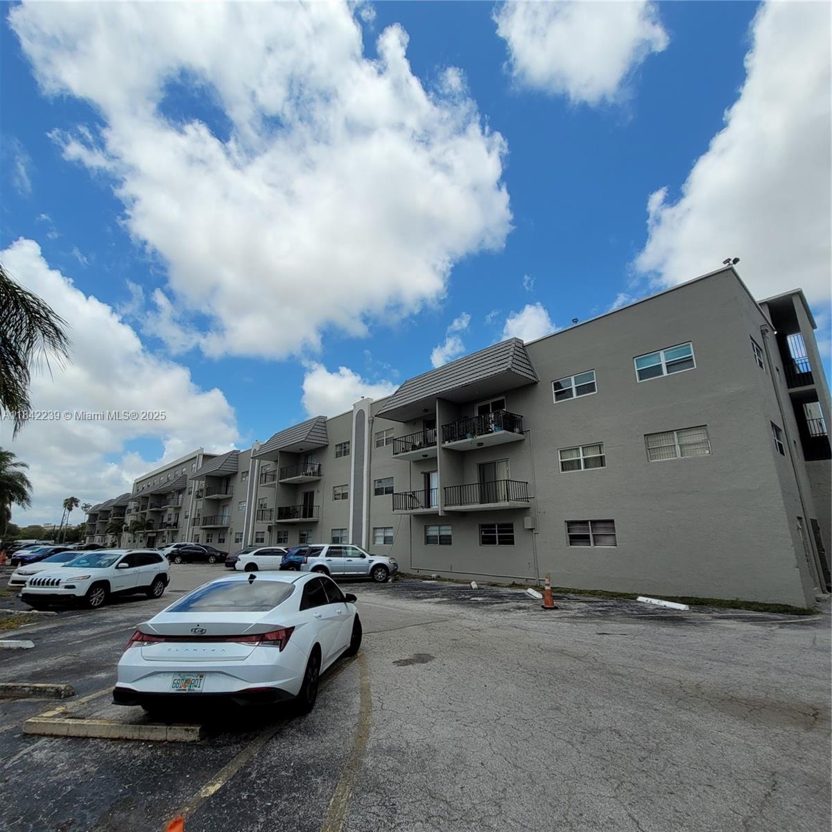 5100 SW 41st St 106