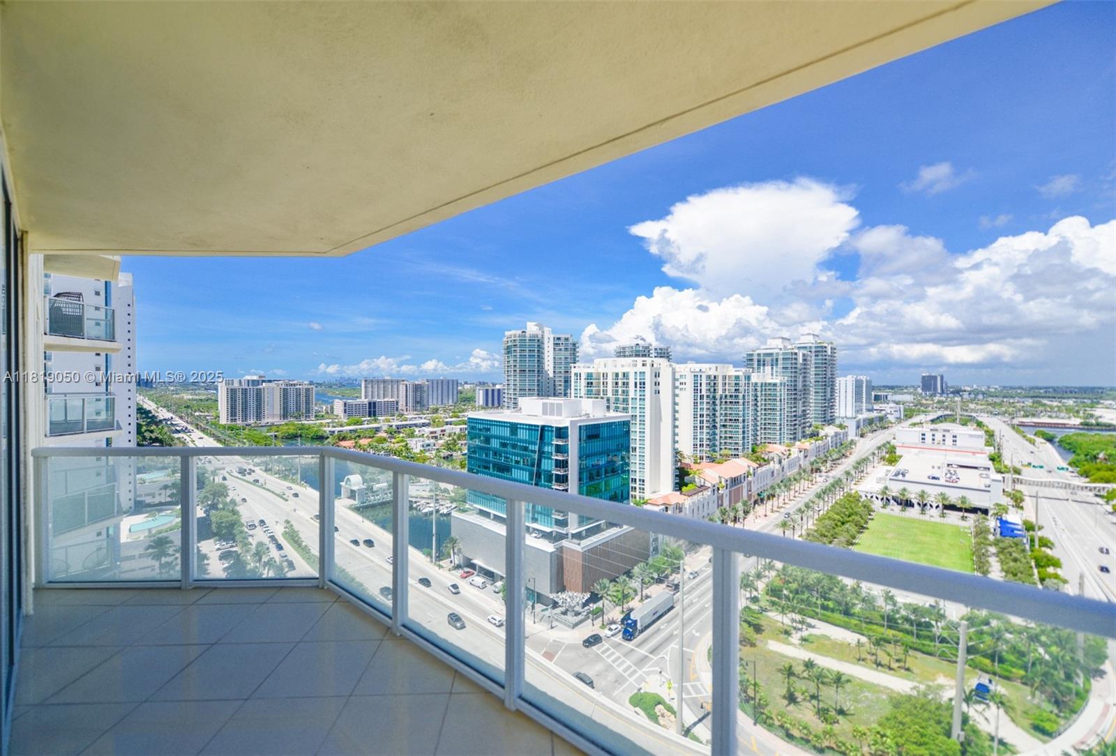 LA PERLA CONDO - Residential