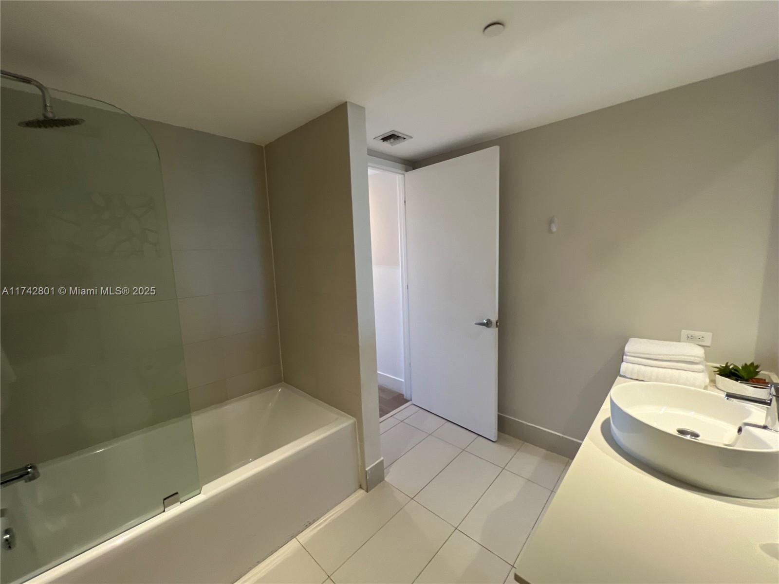 BEACHWALK CONDOMINIUM - Residential Lease