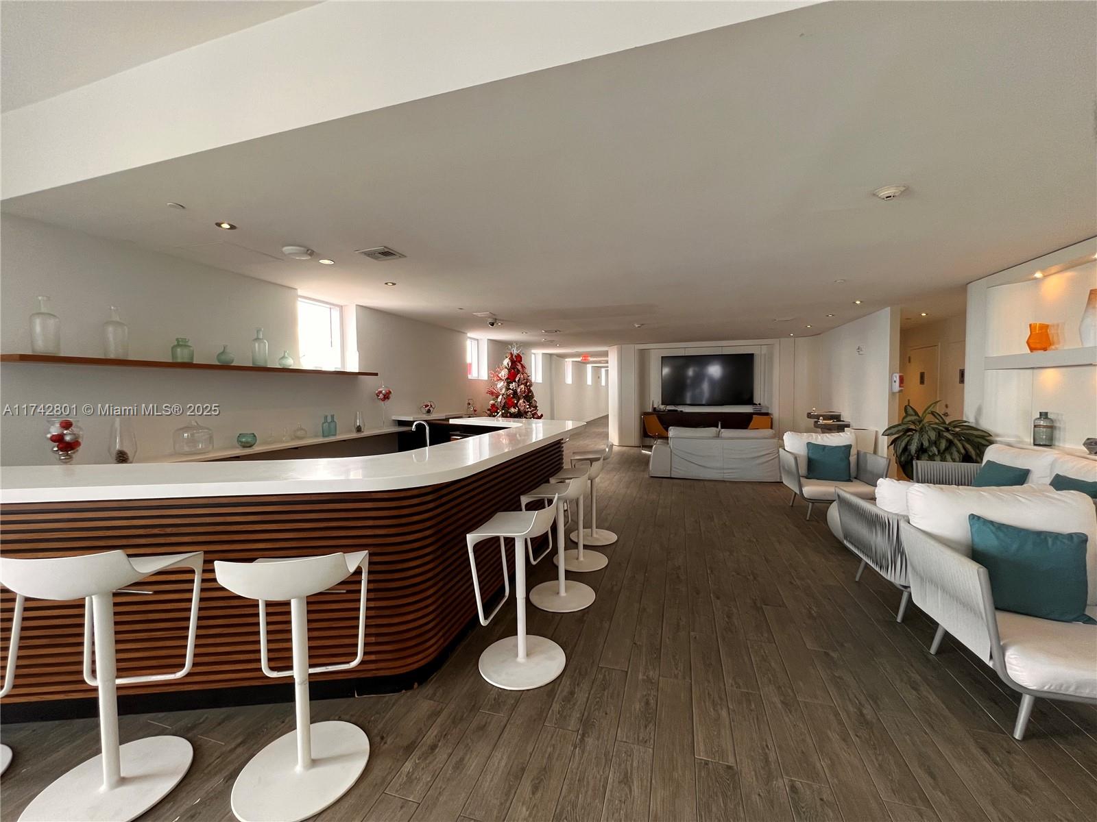 BEACHWALK CONDOMINIUM - Residential Lease