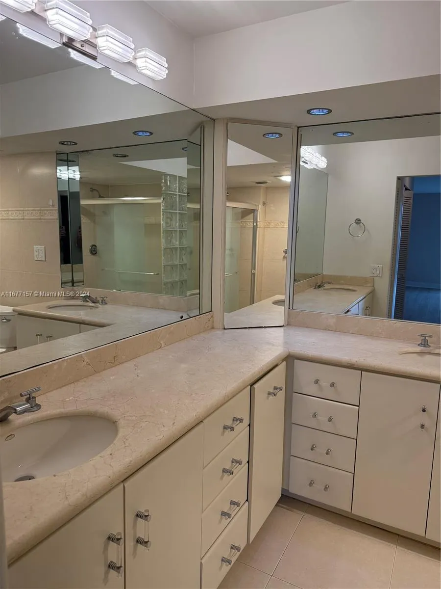 Miami, Florida 33129, United States, 2 Bedrooms Bedrooms, ,2 BathroomsBathrooms,Residential,Active,38620