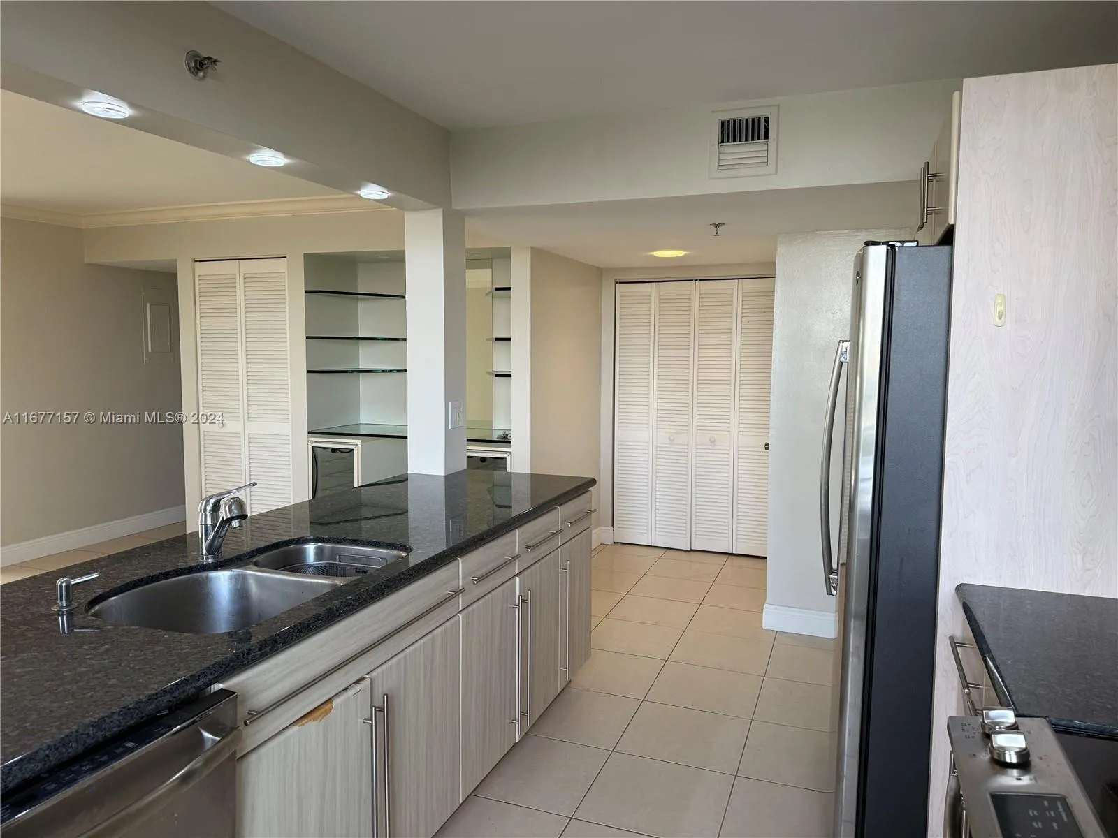 Miami, Florida 33129, United States, 2 Bedrooms Bedrooms, ,2 BathroomsBathrooms,Residential,Active,38620