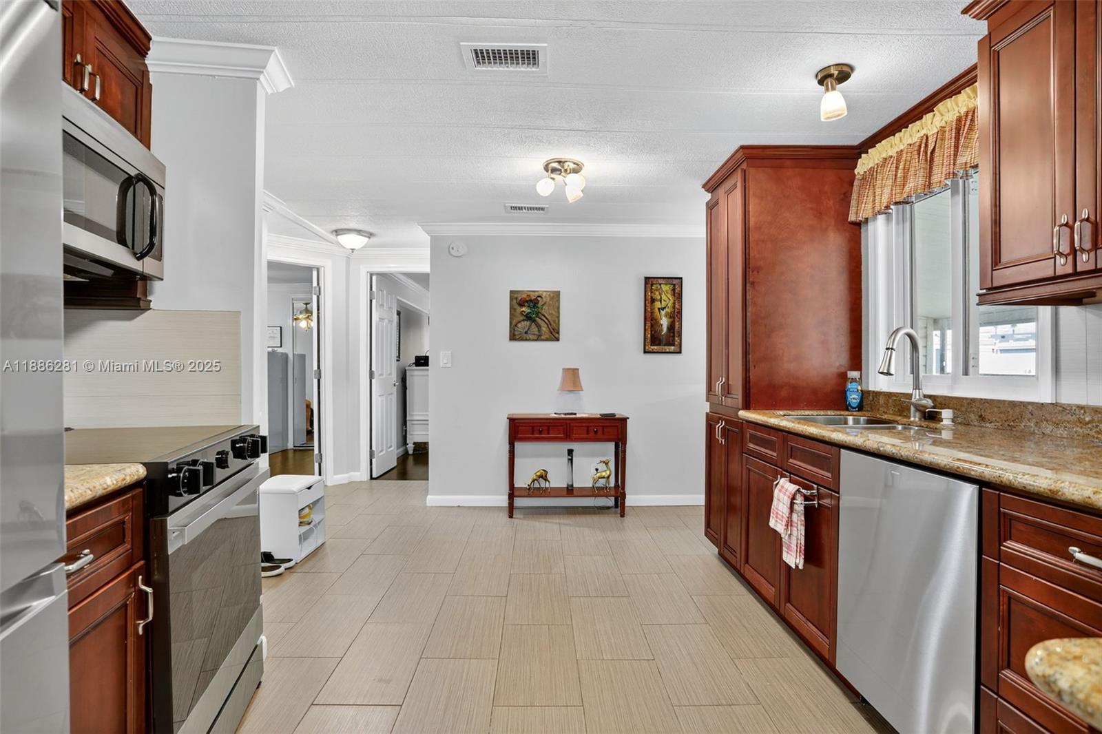 HIGHLAND MEADOWS ESTATES - Residential