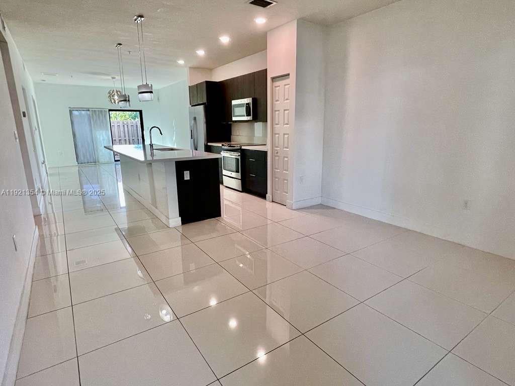 APEX AT PARK CENTRAL COND - Residential