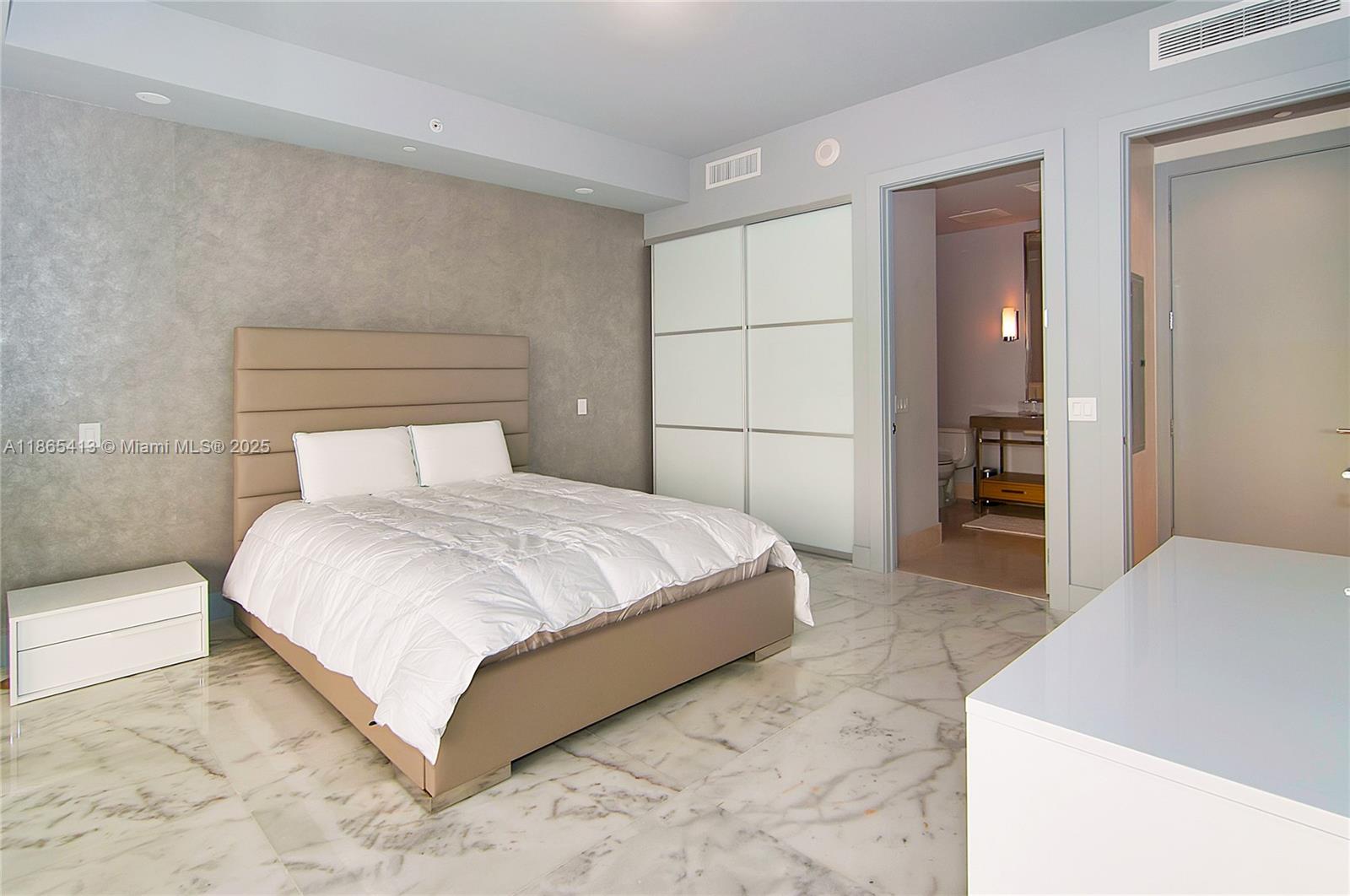 BAL HARBOUR NORTH SOUTH C - Residential Lease