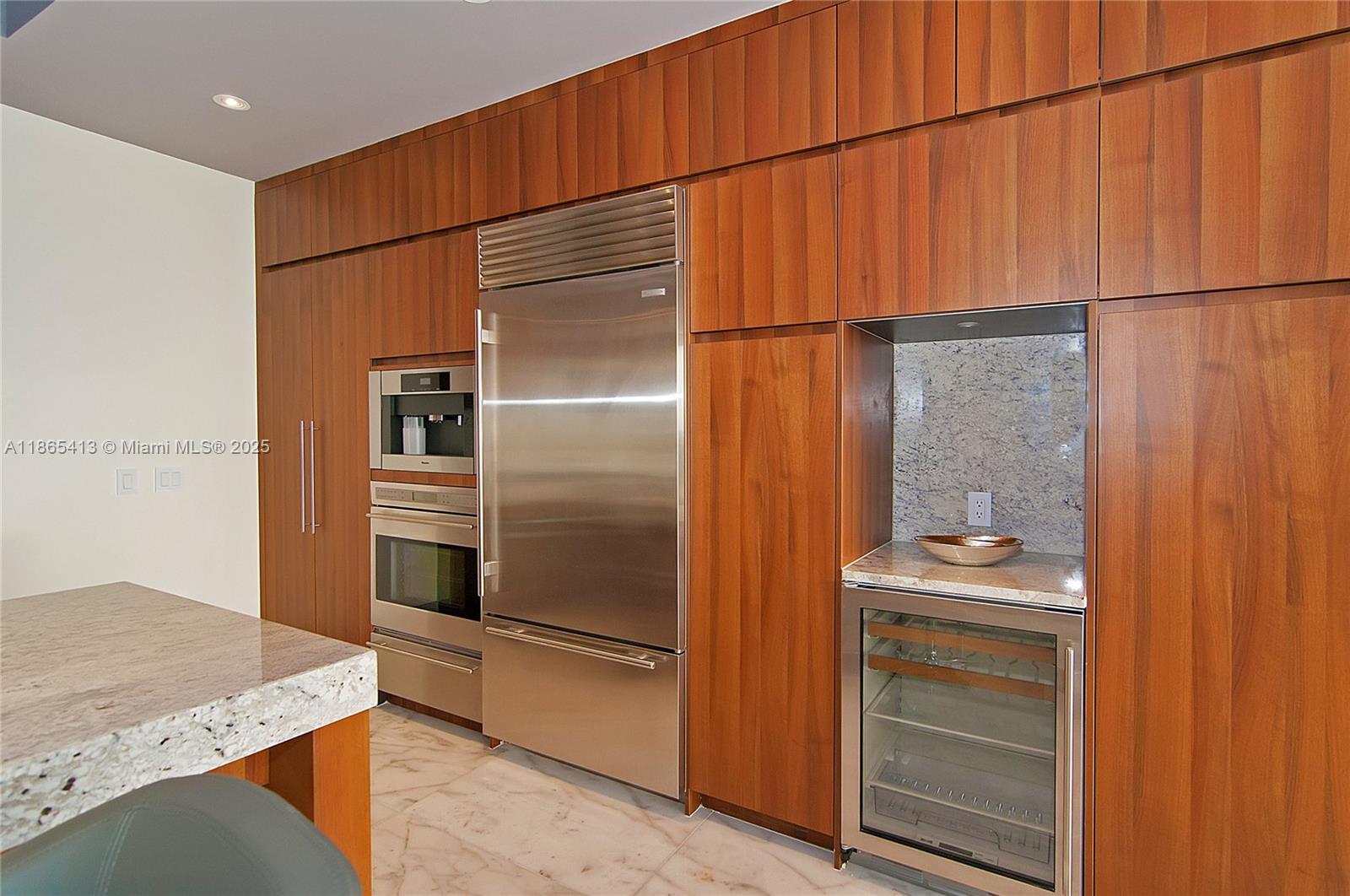 BAL HARBOUR NORTH SOUTH C - Residential Lease