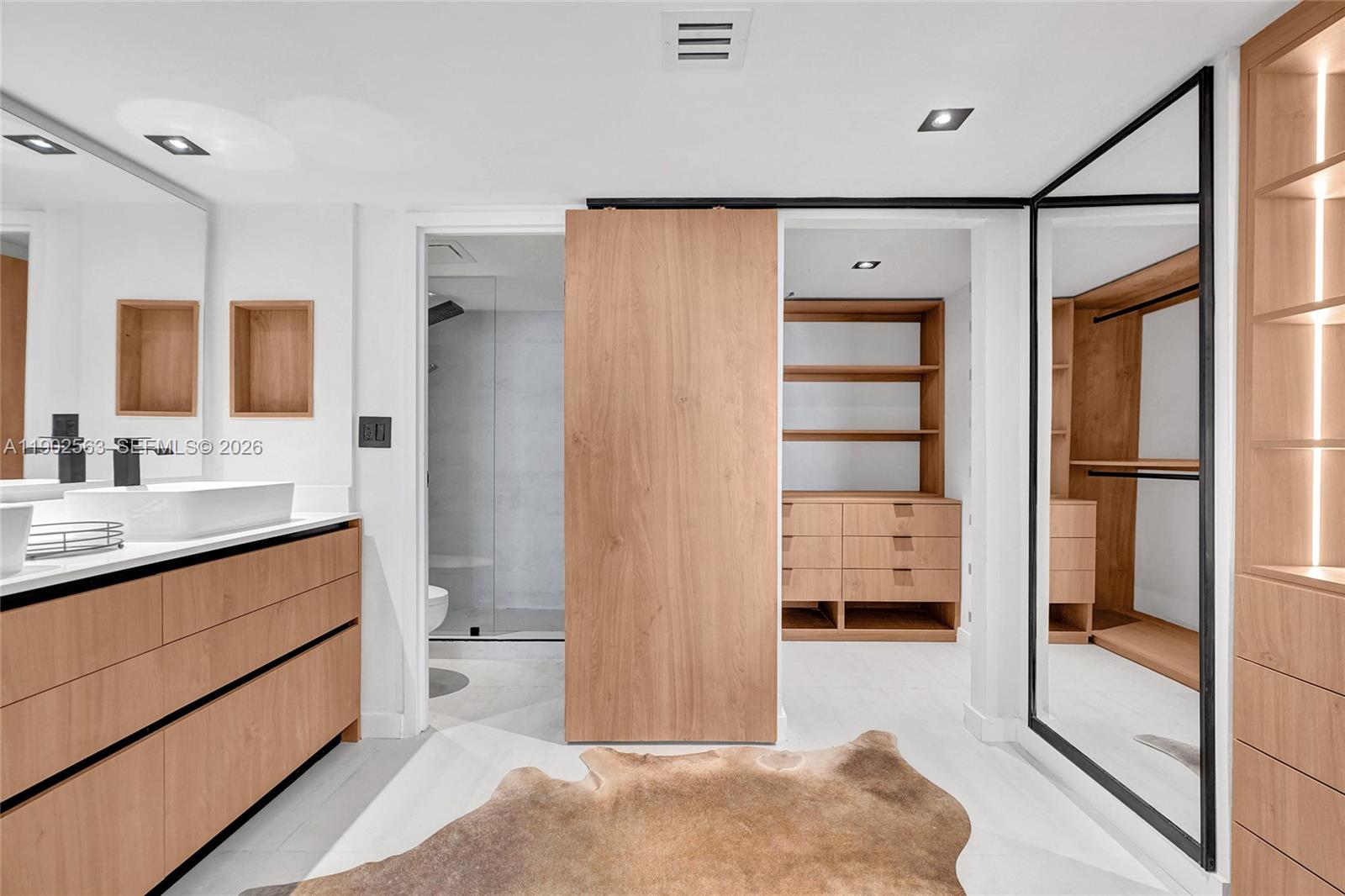 ARLEN HOUSE EAST CONDO - Residential