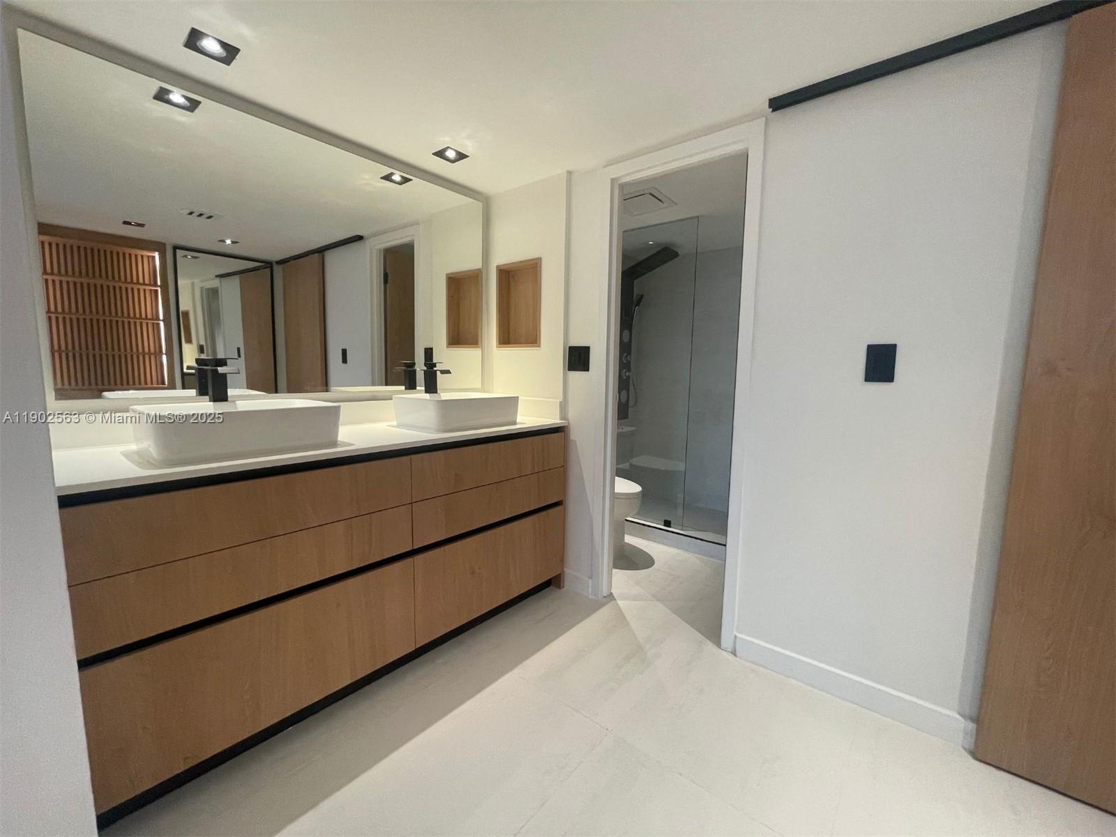 ARLEN HOUSE EAST CONDO - Residential