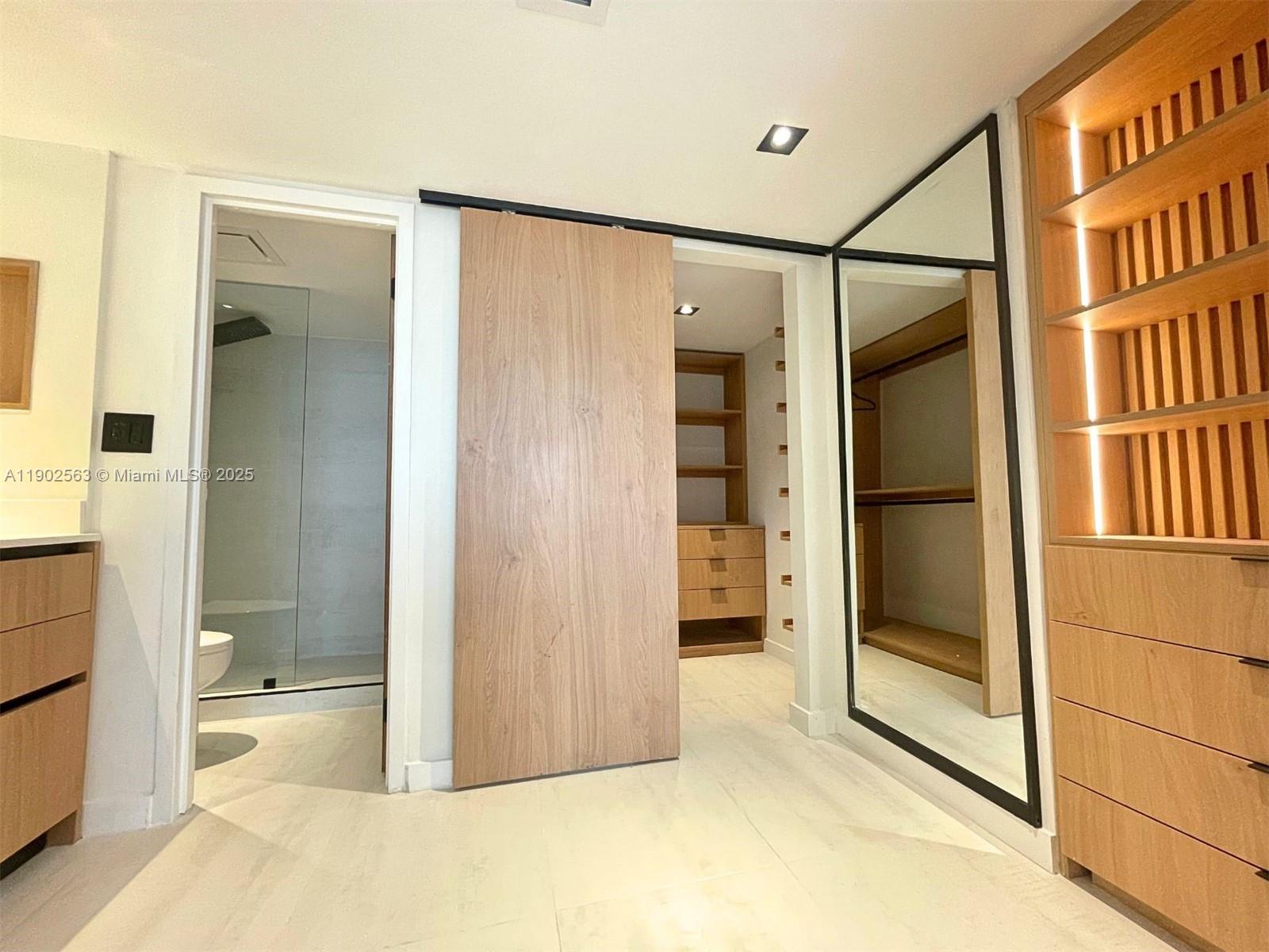 ARLEN HOUSE EAST CONDO - Residential