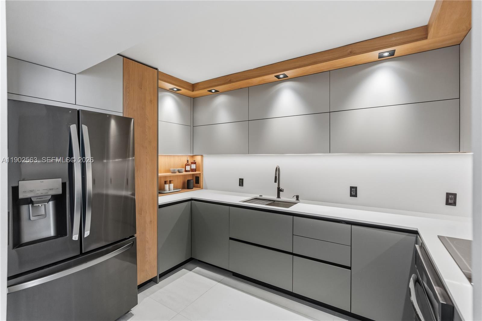 ARLEN HOUSE EAST CONDO - Residential