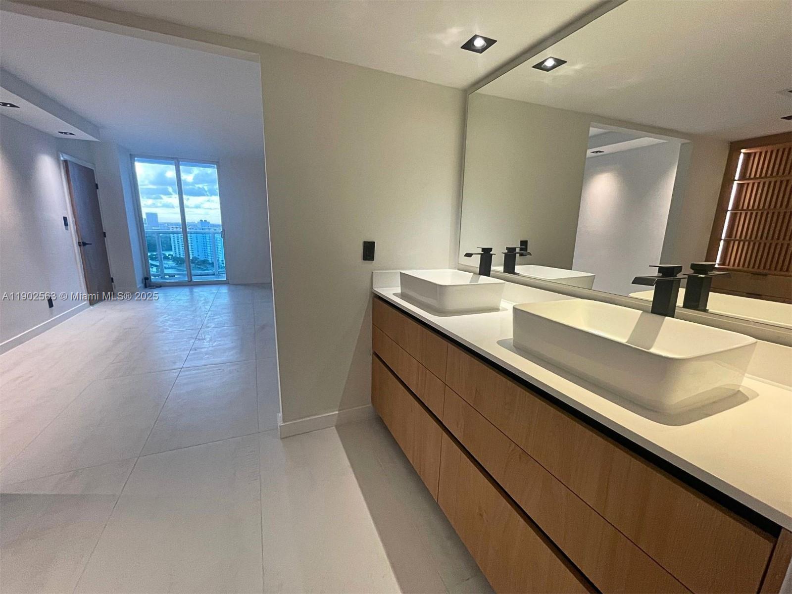 ARLEN HOUSE EAST CONDO - Residential