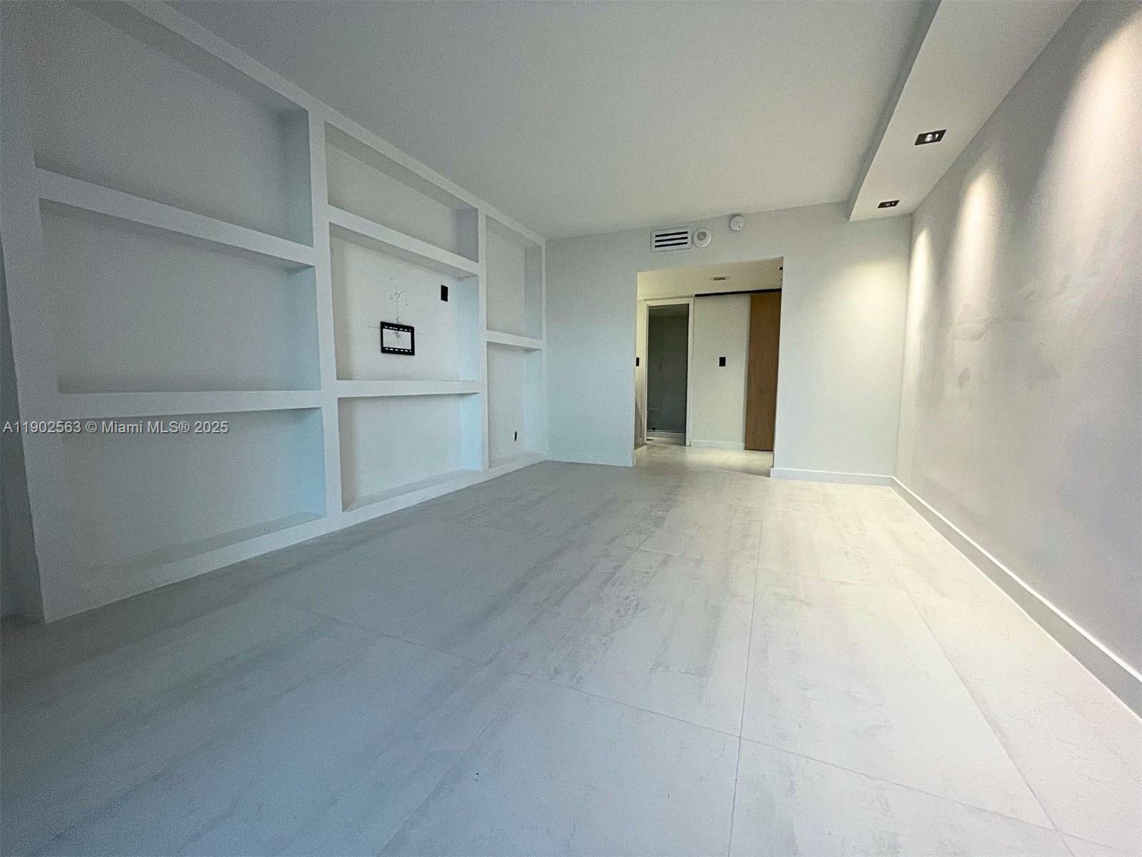 ARLEN HOUSE EAST CONDO - Residential