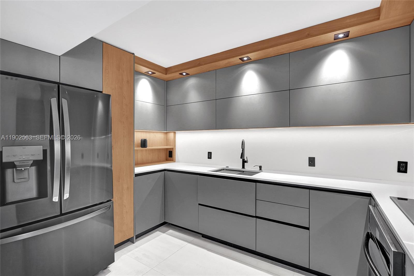 ARLEN HOUSE EAST CONDO - Residential